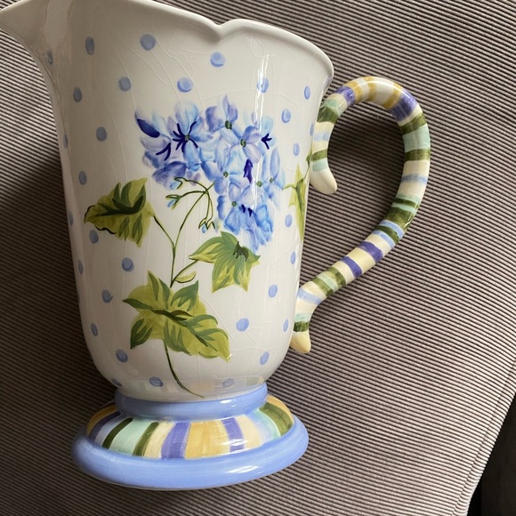 Hydrangea lover? Waverly hydrangea pitcher/vase. Ready for a hydrangea summer? - Picture 7 of 8